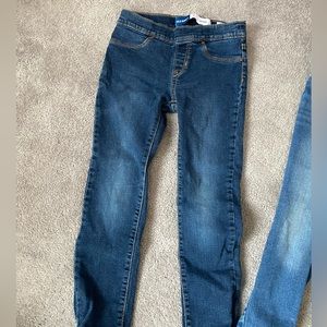Size 8 old navy pull on skinny jeans